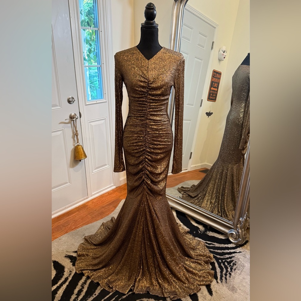 NORMA KAMALI BRONZE SEQUIN GOWN ♥︎